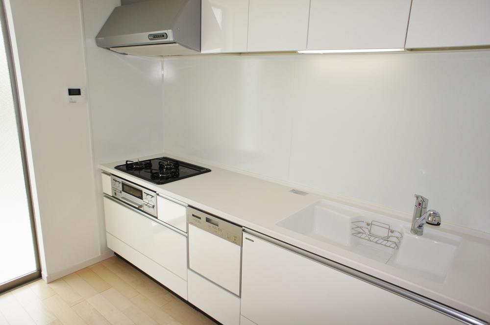 Kitchen. Dishwasher, It is with a water purifier!