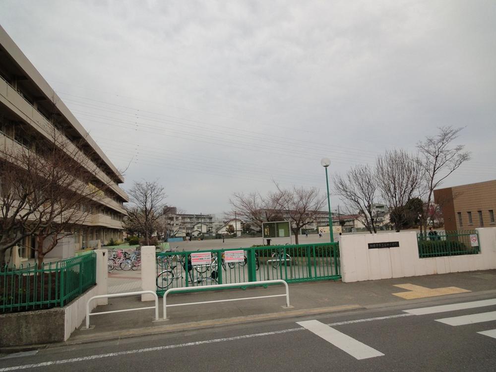 Primary school. 590m to Sagamihara City Taniguchi Elementary School