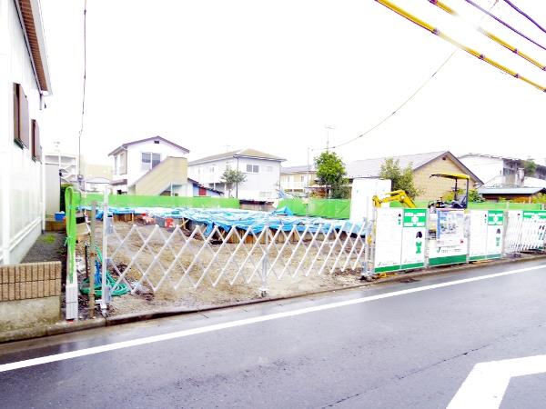 Local photos, including front road. Local (10 May 2013) Shooting