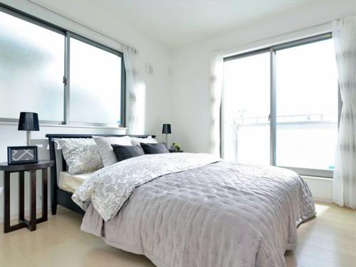 Non-living room. Western-style full of sunlight from the two sides window of, Us to encourage good morning awakening of feelings. One stage rose about 3.8 tatami mats of super loft next has become the bright space of the perfect playground of the study and children (sale already model house)