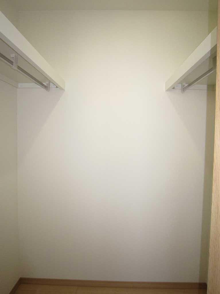 Receipt. Walk-in closet