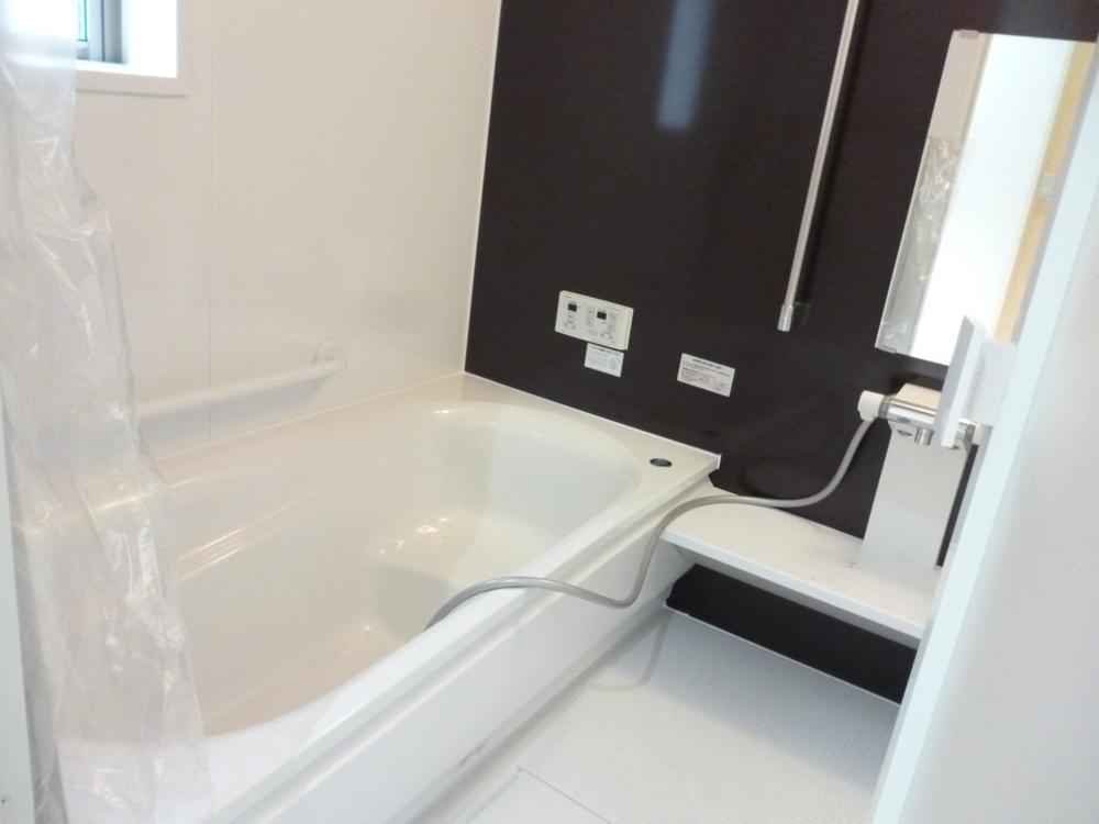 Bathroom. Building 2