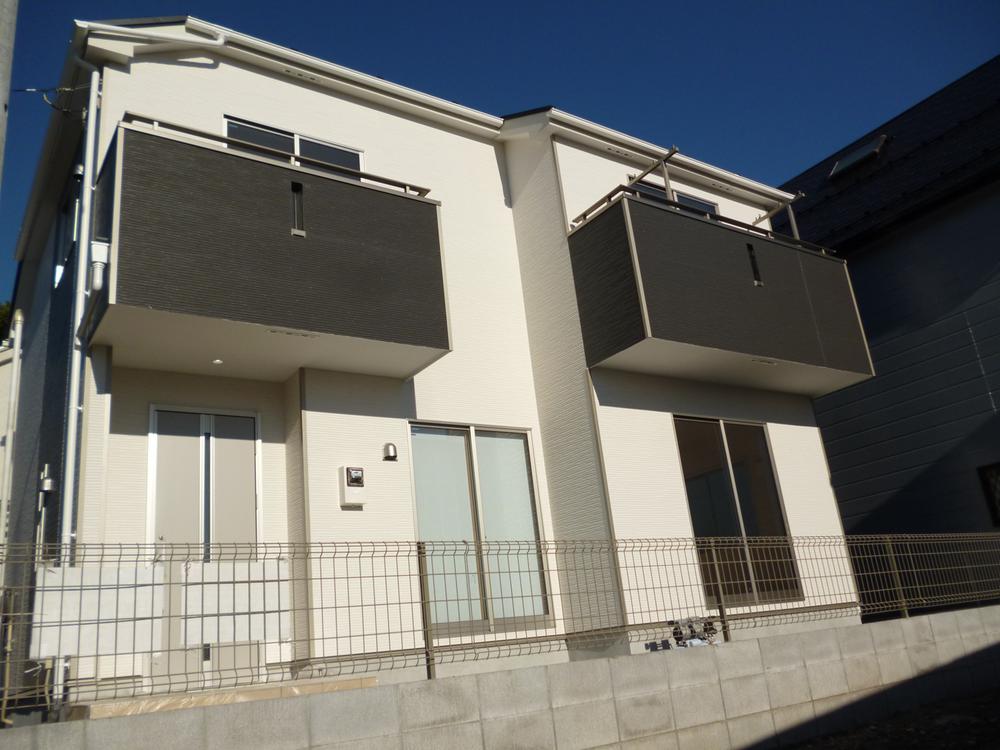 Local appearance photo. Building 2