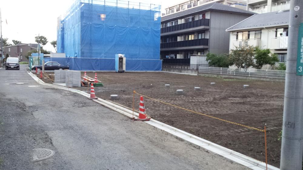 Local appearance photo. Local (11 May 2013) Shooting