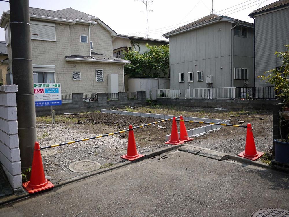 Local appearance photo. Do not free to draw the life of the ideal in a quiet residential area of lush environment. Elementary and junior high schools ・ Also nearby, such as hospital.