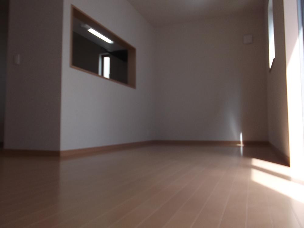 Same specifications photo (kitchen). It is the kitchen of the same specification. It is actually more widely.