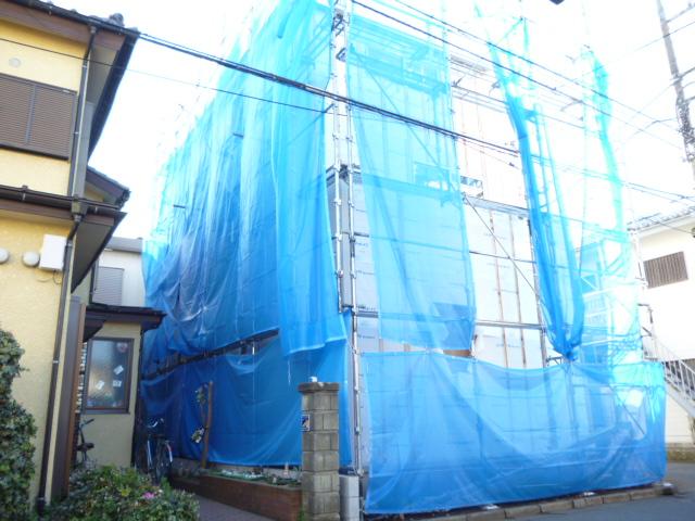 Local photos, including front road. It stuck soon outer wall.