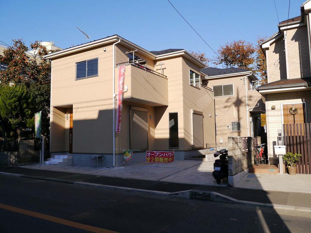 Local appearance photo. Is also a good many living environment also commercial facilities around in a quiet residential area of Sobudai Station 9 minute walk.