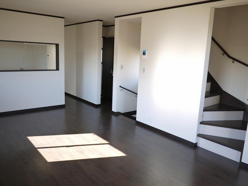 Same specifications photos (living). All room pair glass, Shutter shutters standard