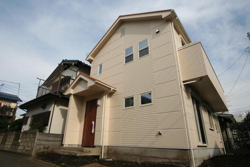 Local appearance photo. Local (10 May 2013) Shooting