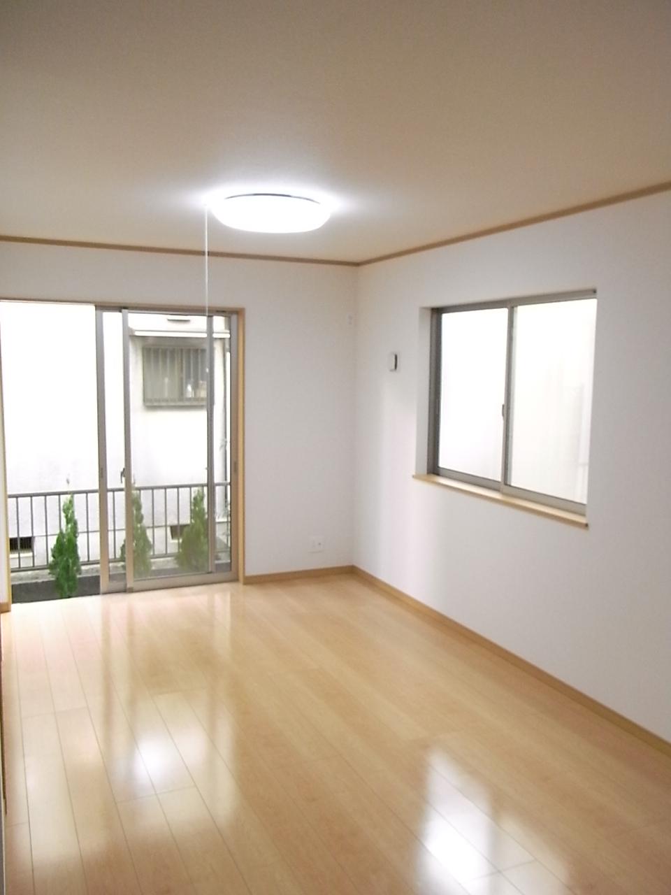 Living. Same specifications