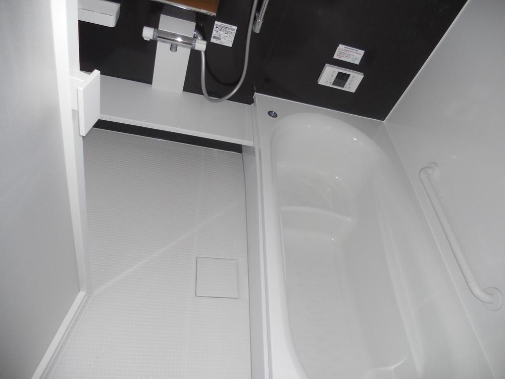 Bathroom. Indoor (11 May 2013) Shooting Building 2