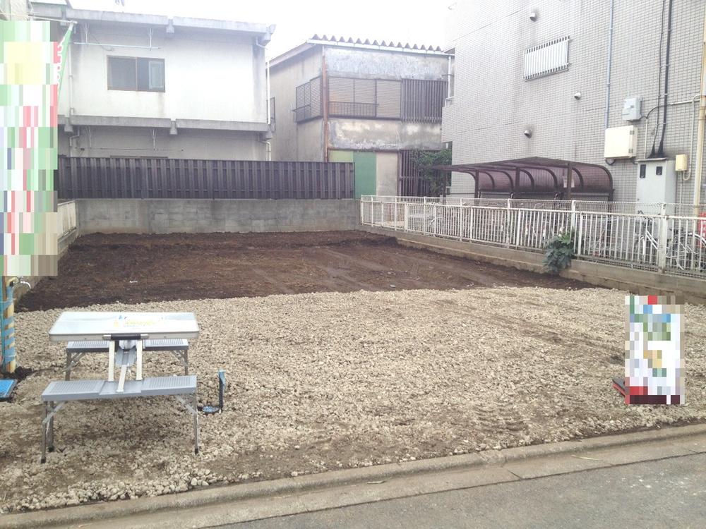 Local appearance photo. Local (11 May 2013) Shooting