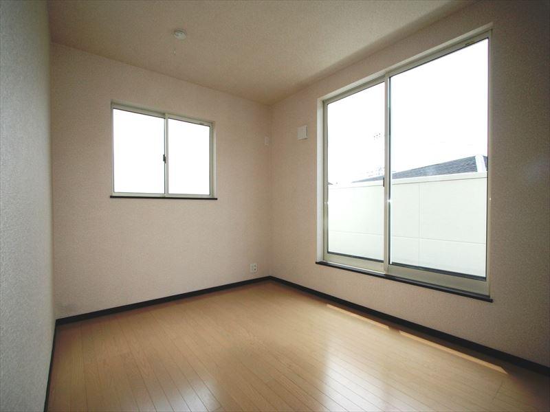 Same specifications photos (Other introspection). Same specifications