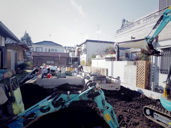 Local appearance photo. Local (12 May 2013) Shooting