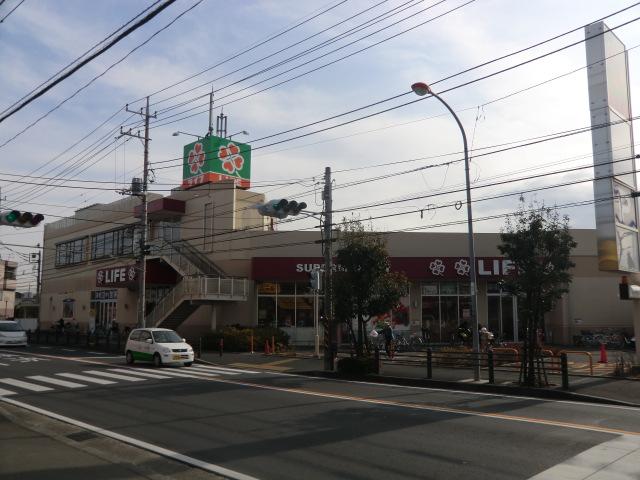 Supermarket. Life up to 400m