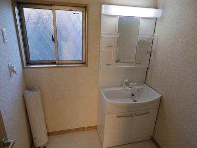 Wash basin, toilet. Indoor (10 May 2013) Shooting