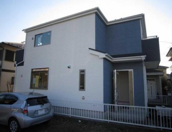 Local appearance photo. Newly built single-family with a well-equipped