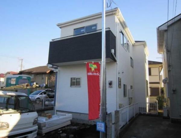 Local appearance photo. Modern design!