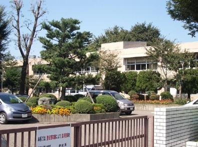 Junior high school. Onominami 900m until junior high school