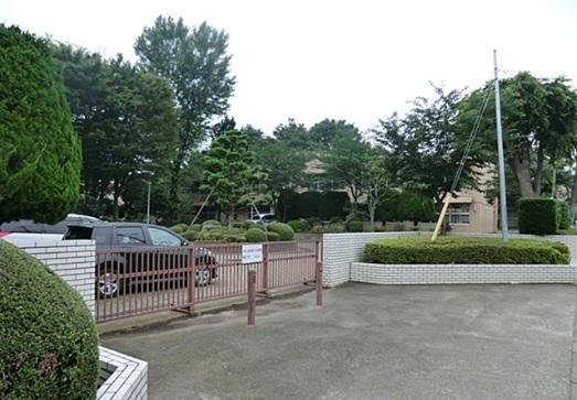 Junior high school. Onominami 900m until junior high school