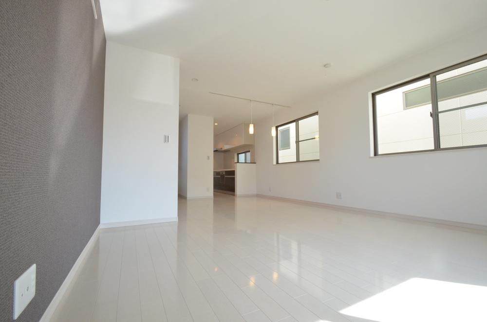 Living. Indoor (June 2013) Shooting Building 2