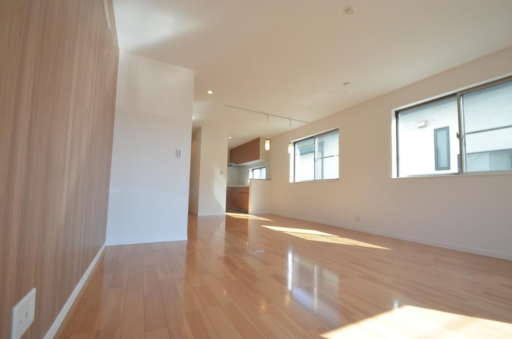 Living. Indoor (June 2013) Shooting 1 Building