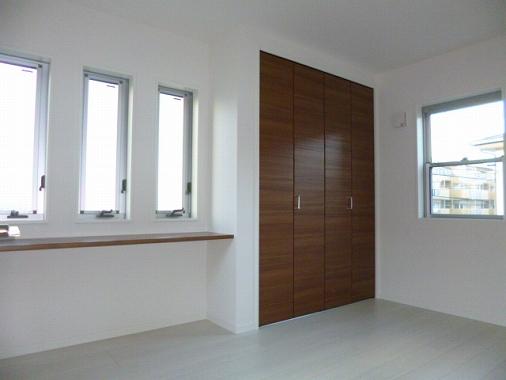 Non-living room. 2 Kaikyoshitsu