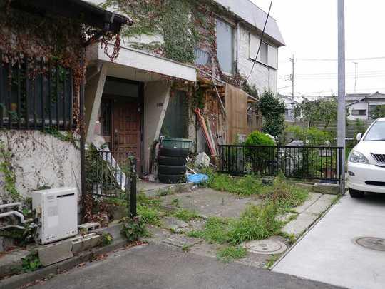 Local land photo. It is building conditions without the sales area of ​​a quiet residential area. There are many living facilities within walking distance of the living environment is good.