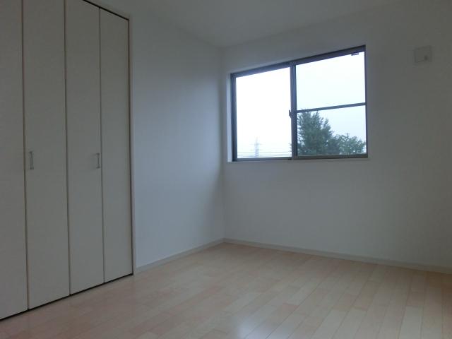 Non-living room. Building G