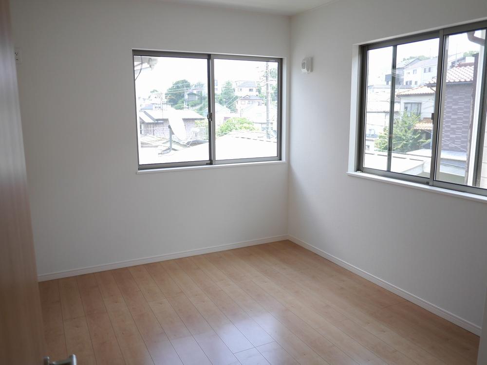 Same specifications photos (Other introspection)