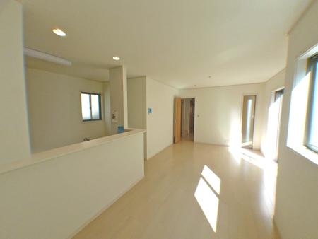 Same specifications photos (living). Photo example of construction