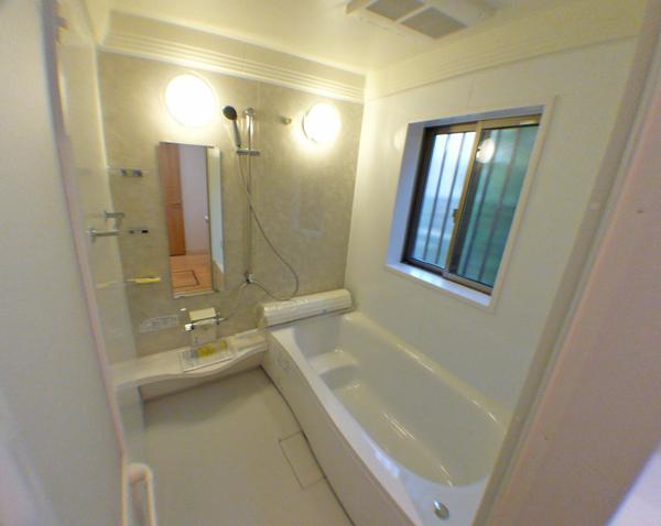 Same specifications photo (bathroom). Photo example of construction