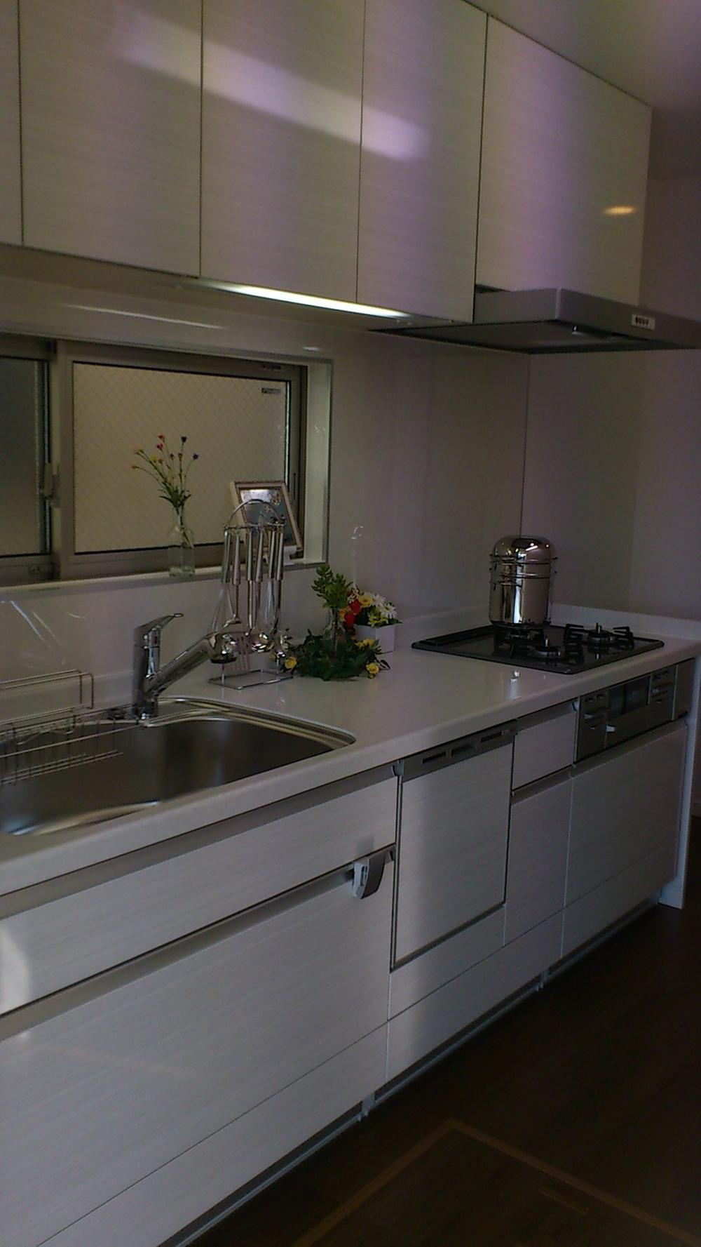 Same specifications photo (kitchen). Local (12 May 2013) Shooting