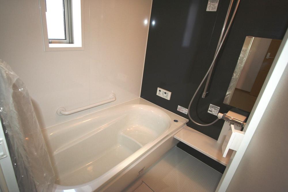 Bathroom. Local (12 May 2013) Shooting