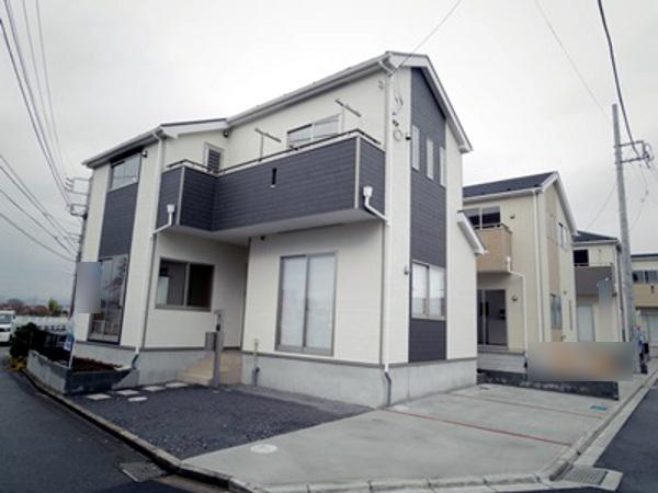 Local appearance photo. Local (12 May 2013) Shooting