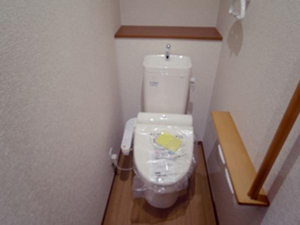 Toilet. Indoor (12 May 2013) Shooting