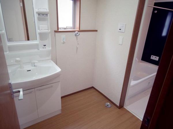 Wash basin, toilet. Indoor (12 May 2013) Shooting