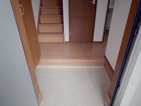 Entrance. Local (12 May 2013) Shooting