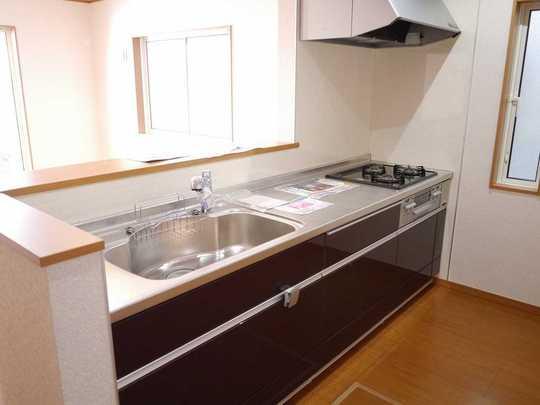 Kitchen. Stainless steel worktop ・ Glass top stove system Kitchen