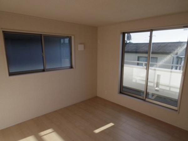 Non-living room. Indoor (12 May 2013) Shooting