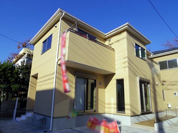 Local appearance photo. 1 Building Local (12 May 2013) Shooting