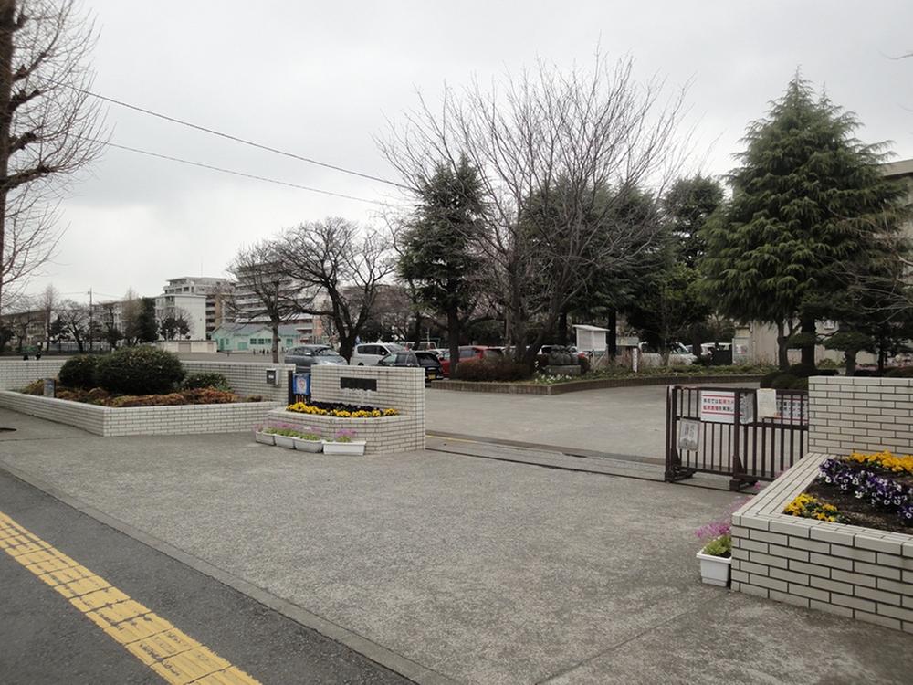 Primary school. 1050m to Sagamihara City Taniguchi stand elementary school