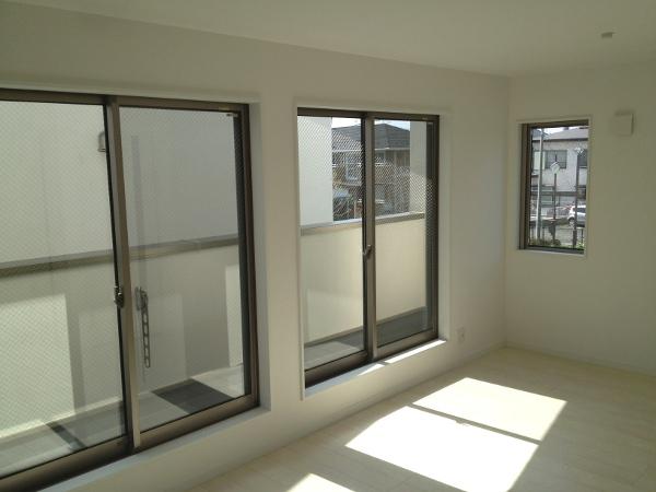 Non-living room. Indoor (10 May 2013) Shooting