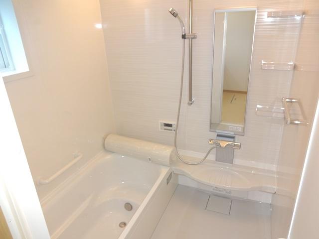 Bathroom. 1 Building Bathroom of bright color ring