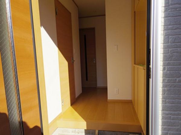 Entrance. Local (11 May 2013) Shooting