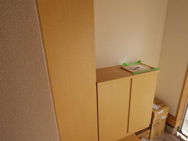 Entrance. Local (11 May 2013) Shooting