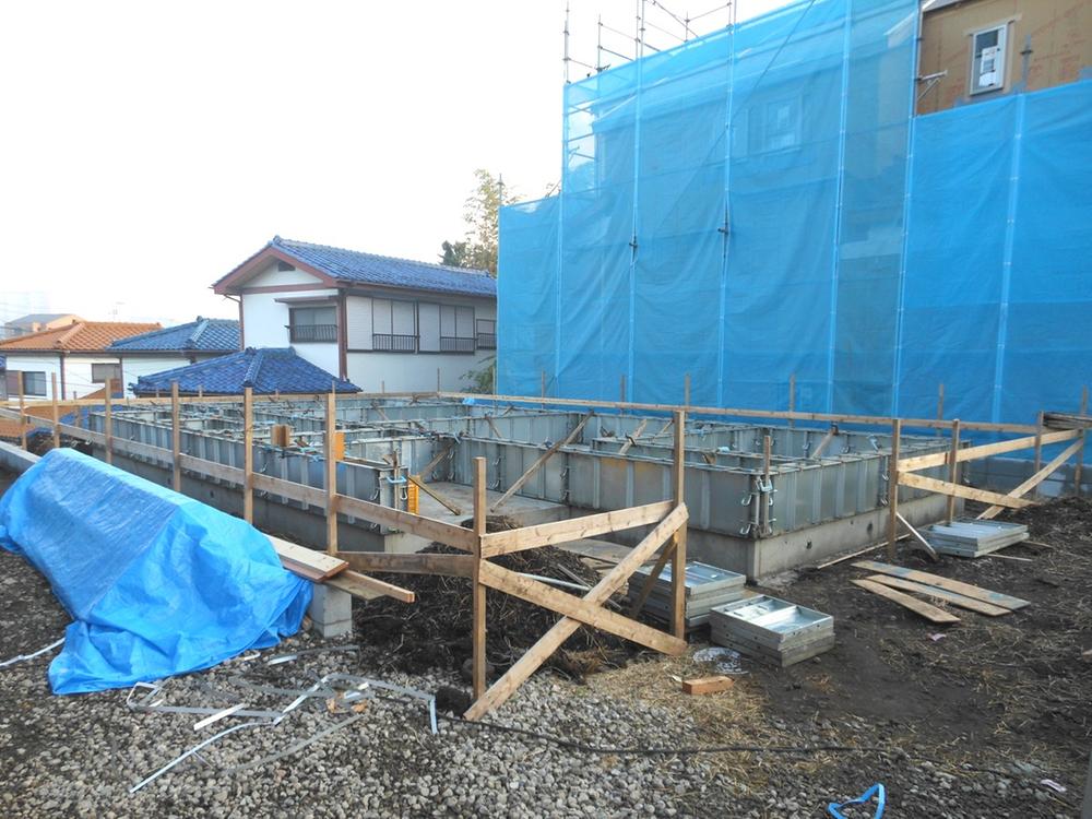 Local appearance photo. 6 Building