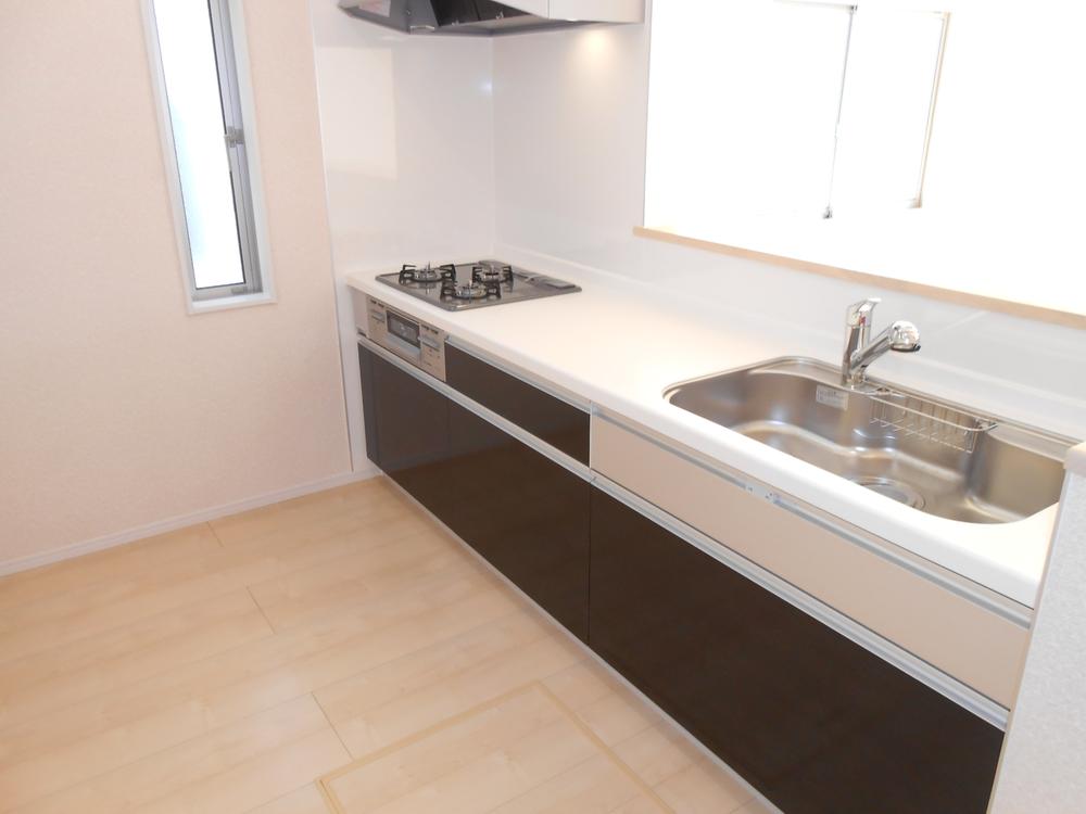 Kitchen. Indoor (12 May 2013) Shooting