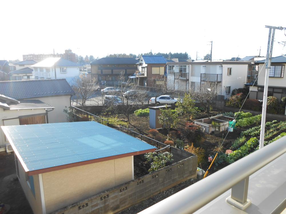 View photos from the dwelling unit. View from the site (December 2013) Shooting